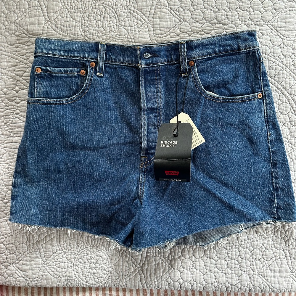Levi Ribcage Denim Shorts, NWT - Size 32